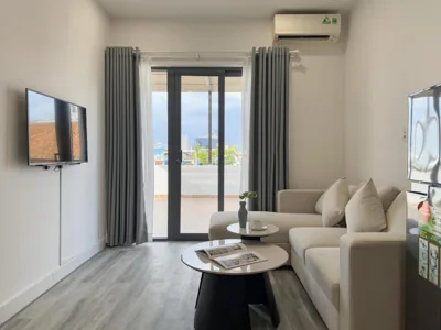 Apartment mit einem Schlafzimmer und Balkon — CityHouse NEST DC Urban Lumen